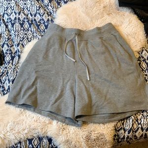 Lululemon All Yours High Rise Shorts 7", Size 10